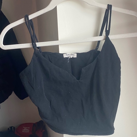 Tilly's Black Notch Neck Tank with Adjustable Straps - Picture 1 of 1